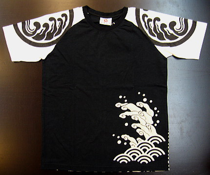 和柄Tシャツ 荒波に家紋柄